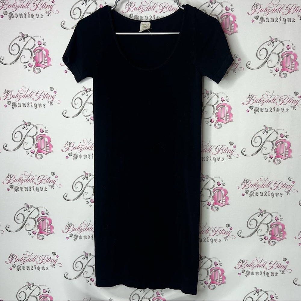 Cest moi dress basic classic black tshirt style Elegant Black Women's Top